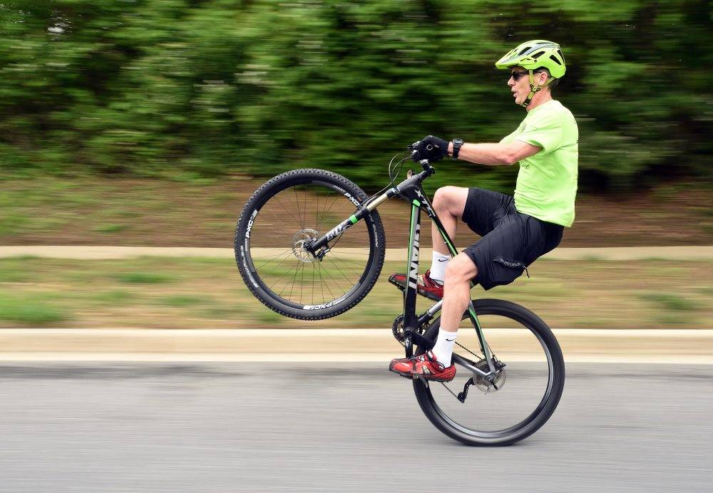 Как встать на заднее колесо на велосипеде - всё о велоспорте