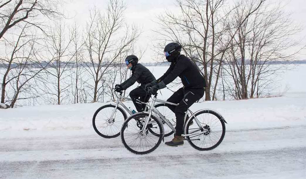 Особенности и правила катания на велосипеде зимой