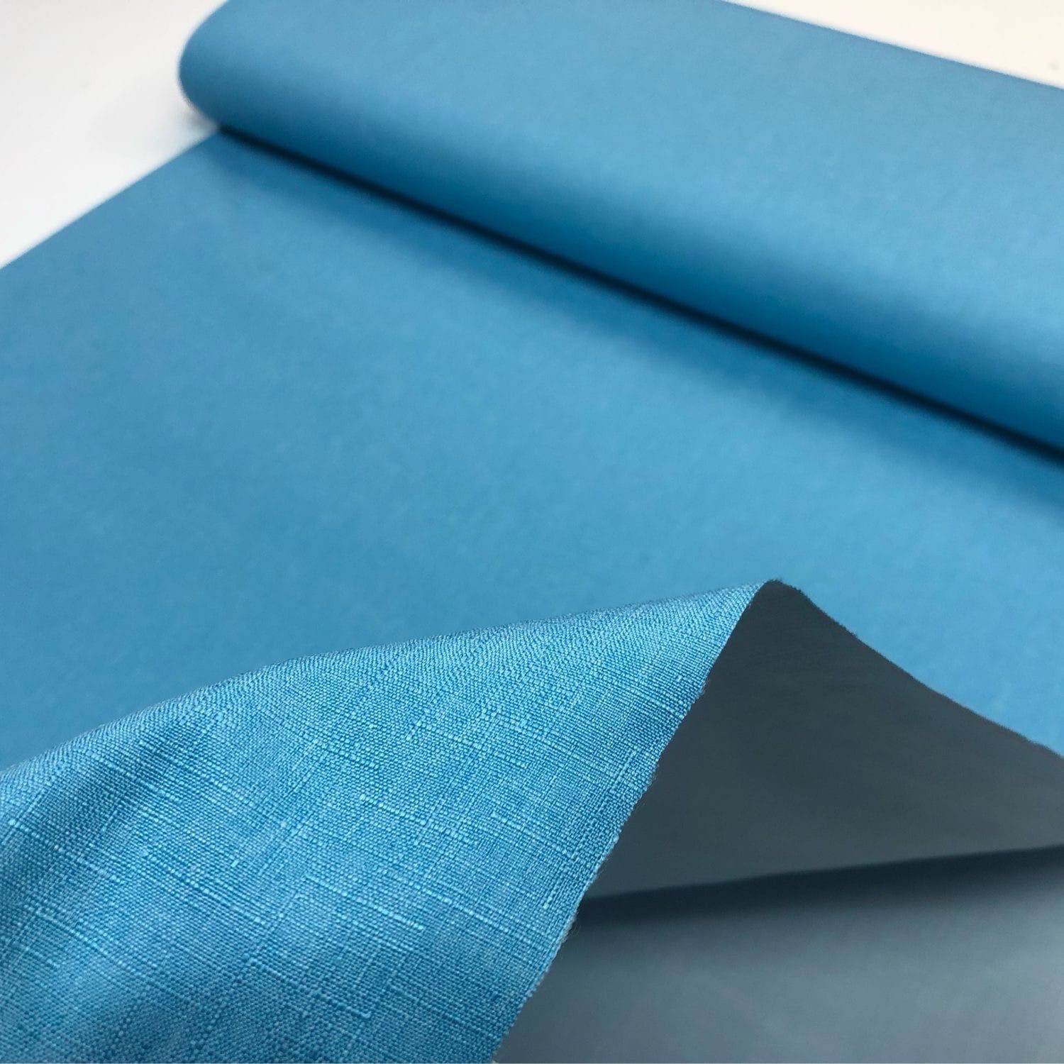 Мембранная ткань — вид многослойной ткани, с водоотталкивающими или ветрозащитными свойствами