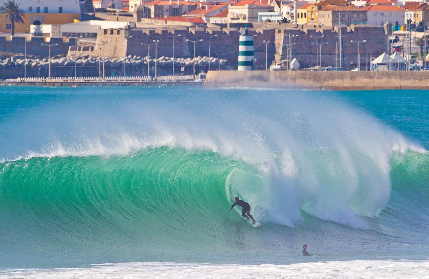 Пенише — как оторваться серферу в Португалии