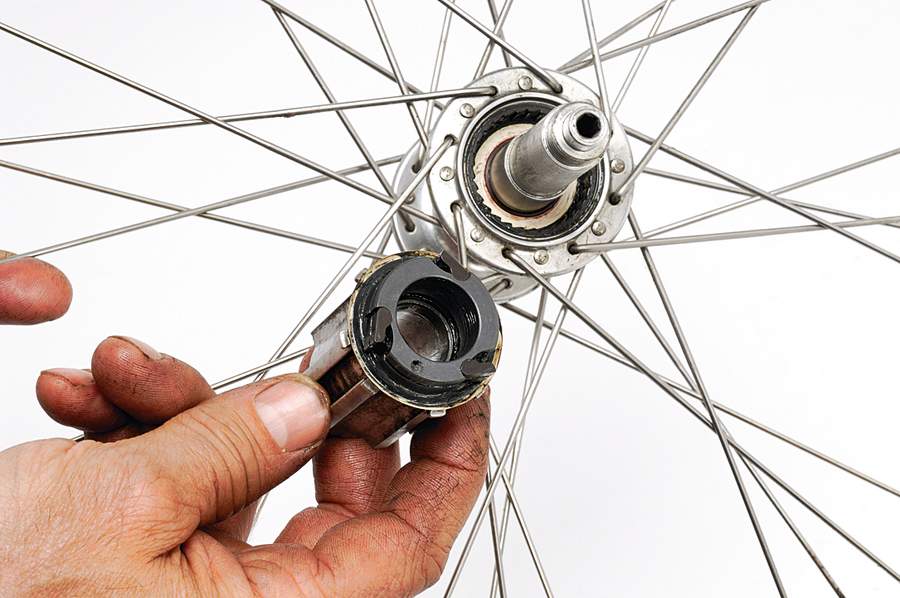 Как правильно снимать трещотку с заднего колеса велосипеда для замены