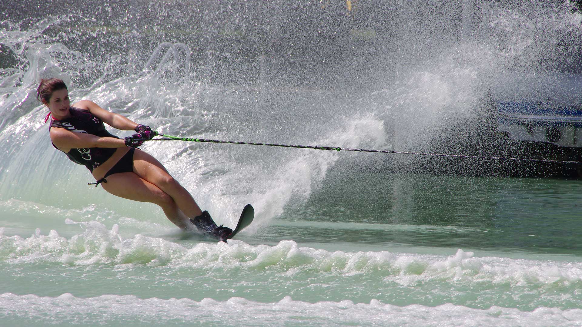 Как освоить технику катания на водных лыжах, пошаговые рекомендации