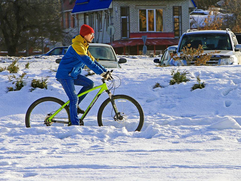 Стоит ли кататься на велосипеде зимой: плюсы и минусы | плюсы и минусы