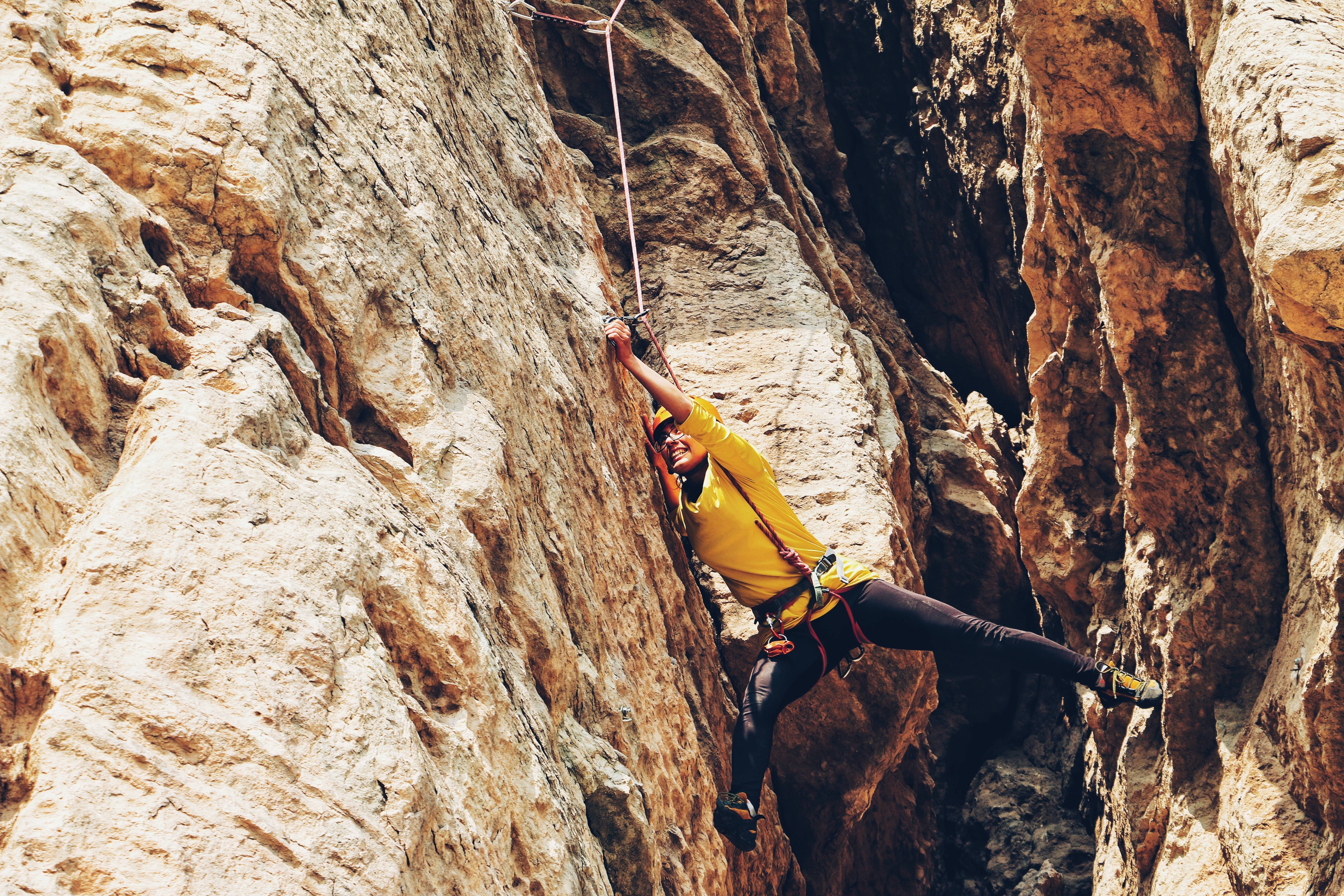 Climb now. Rock Climbing — скалолазание. Скалолазание по отвесной скале. Альпинизм вид спорта. Скальный альпинизм.