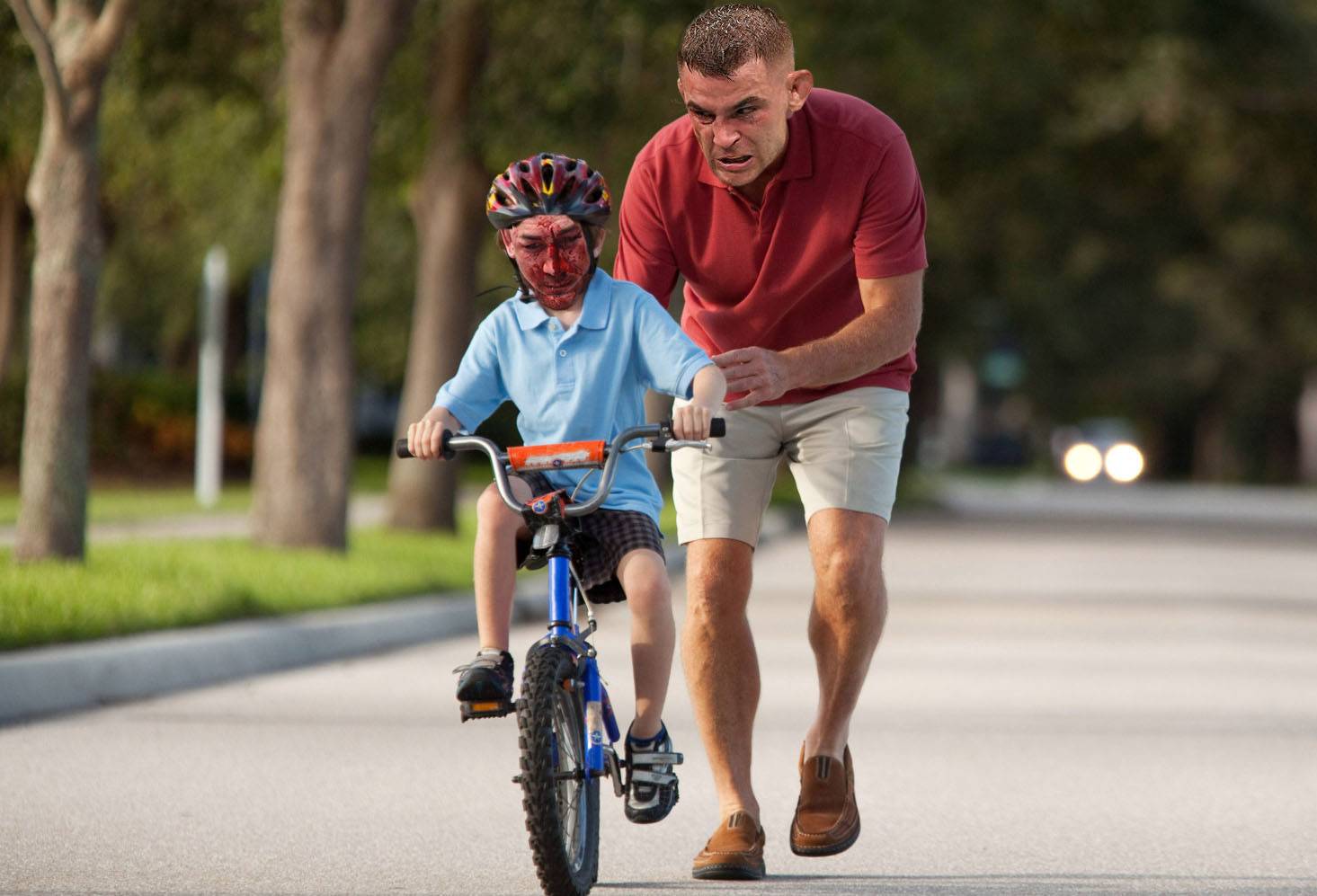 Как научить ребенка кататься на велосипеде двухколесном. Кататься на велосипеде. Велик для детей. Дети с велосипедом. Дети катаются на велосипеде.