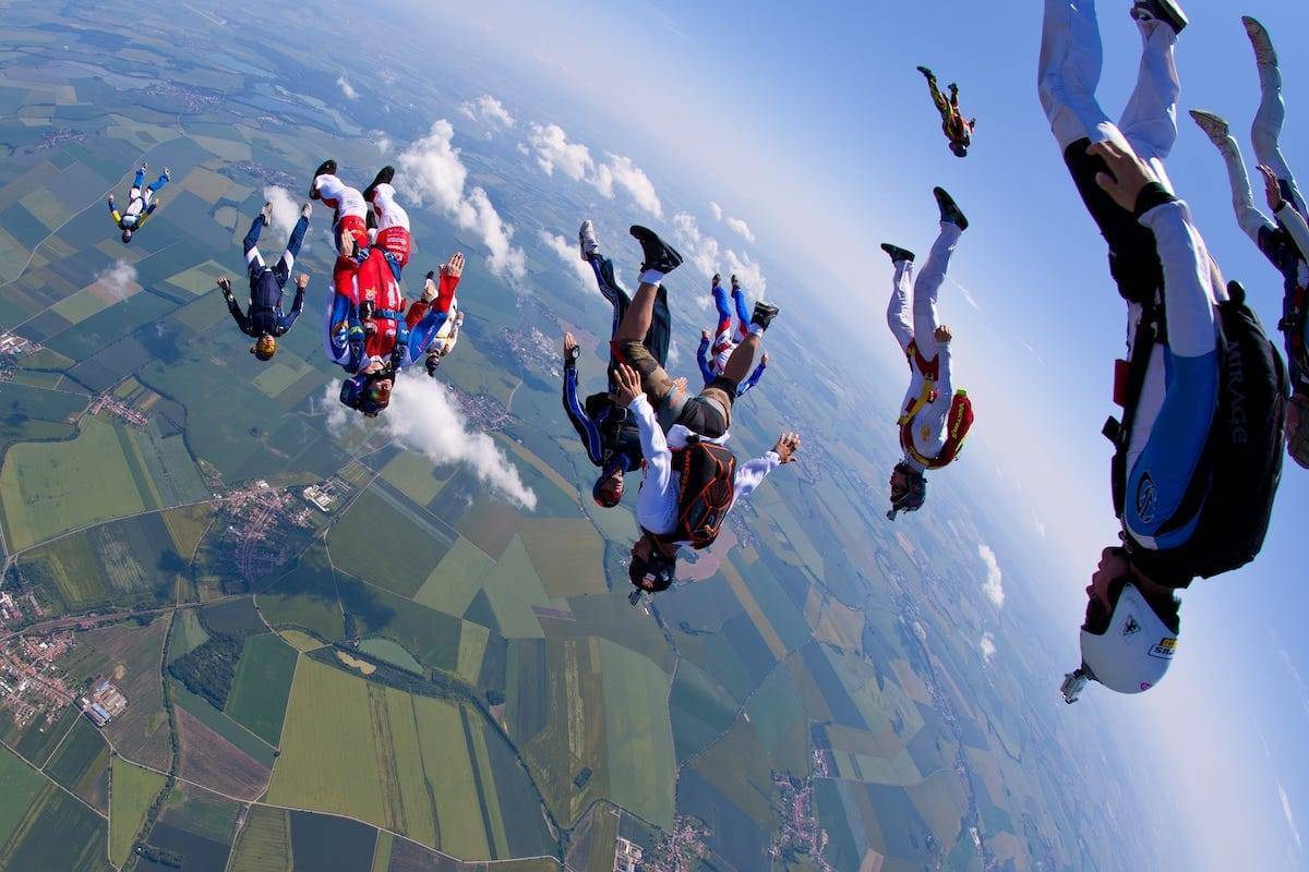 Какие бывают разновидности парашютного спорта?