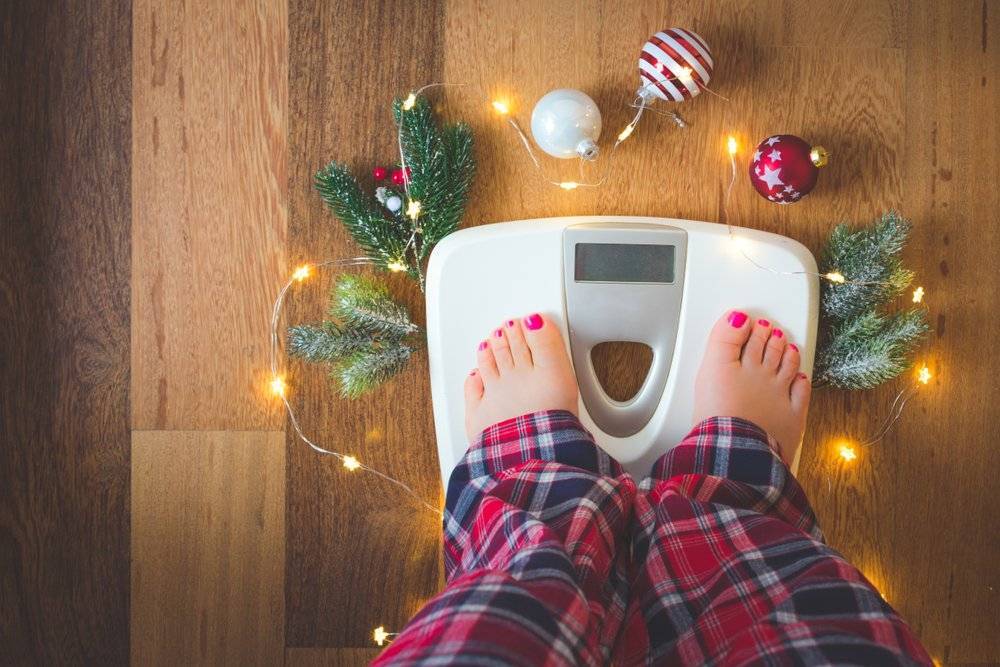 Как не набрать вес в новогодние праздники и быстро вернуться в форму: 10 советов