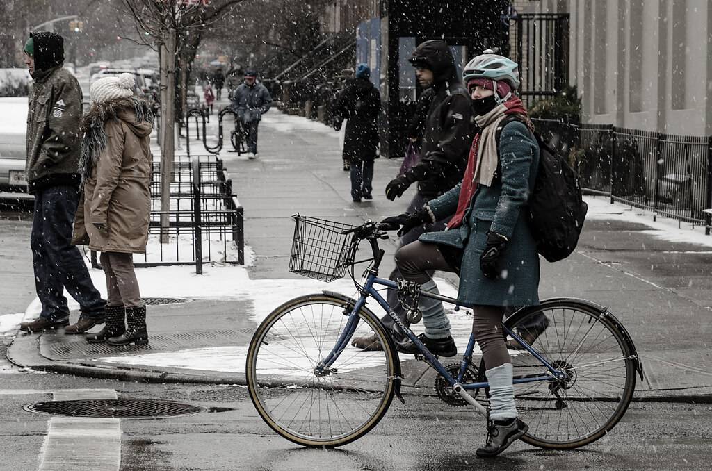 Как зимой кататься на велосипеде, можно ли это делать