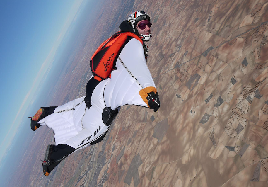Вингсьют летающий - wingsuit flying