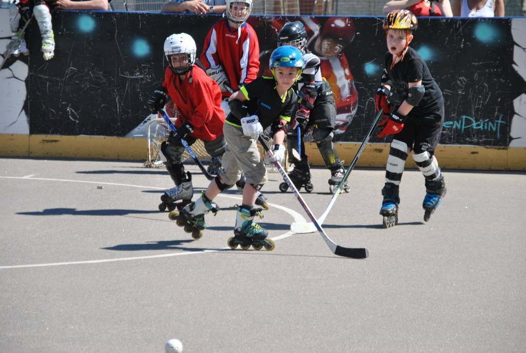 Физкультура для всех: для детей и взрослых 
» виды спорта  » хоккей на роликах