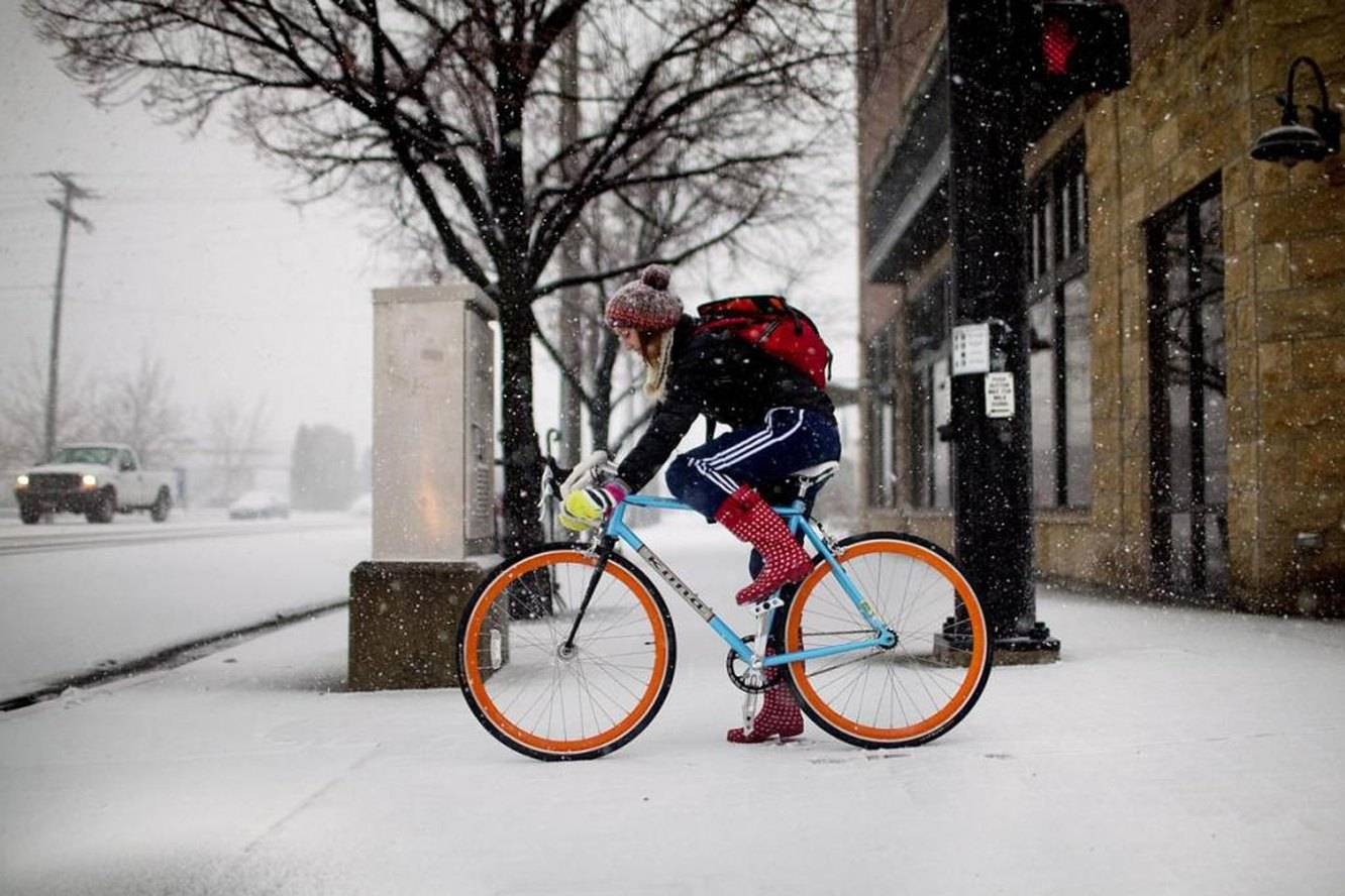 Четыре правила для тех, кто продолжает зимой ездить на велосипеде по городу