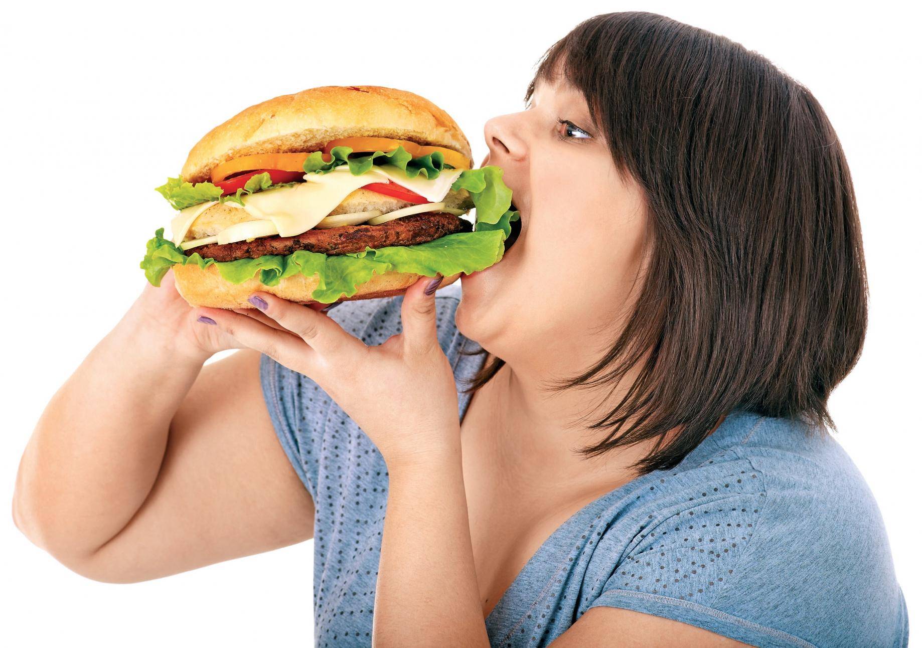 Какие 5 привычек чаще всего приводят к набору веса: диетологи составили список