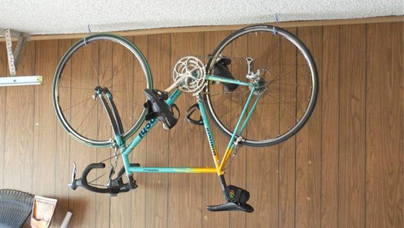Как хранить велосипед зимой. можно ли ставить на балконе или в гараже