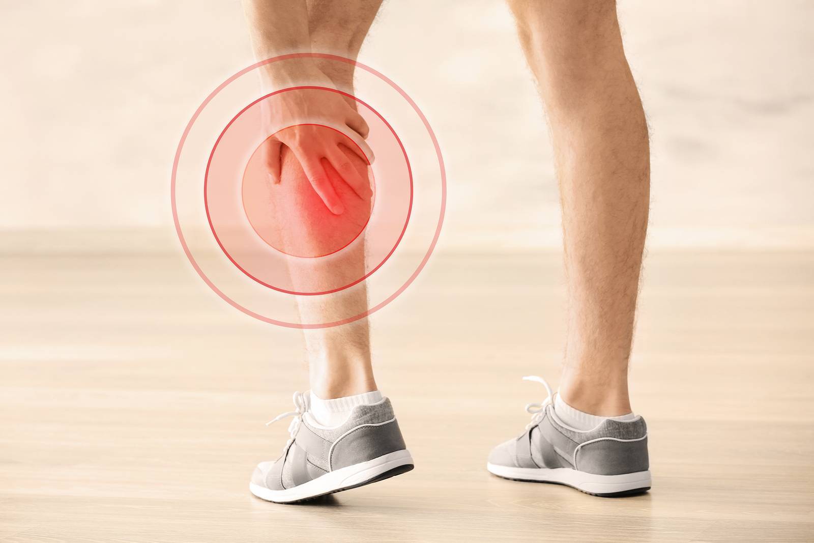 «колено бегуна»: как диагностировать, лечить и не допустить травмы