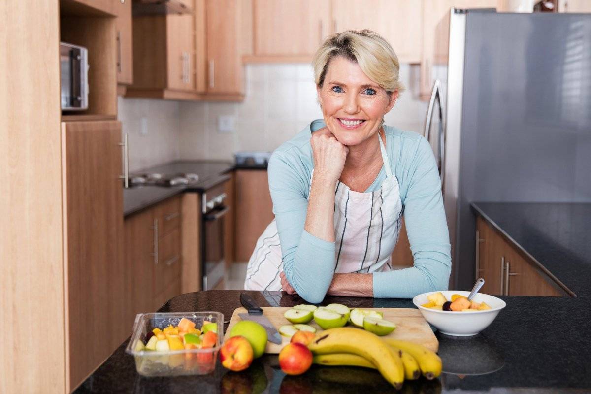 7 изменений в рационе женщин после 50 - питание для сохранения здоровья