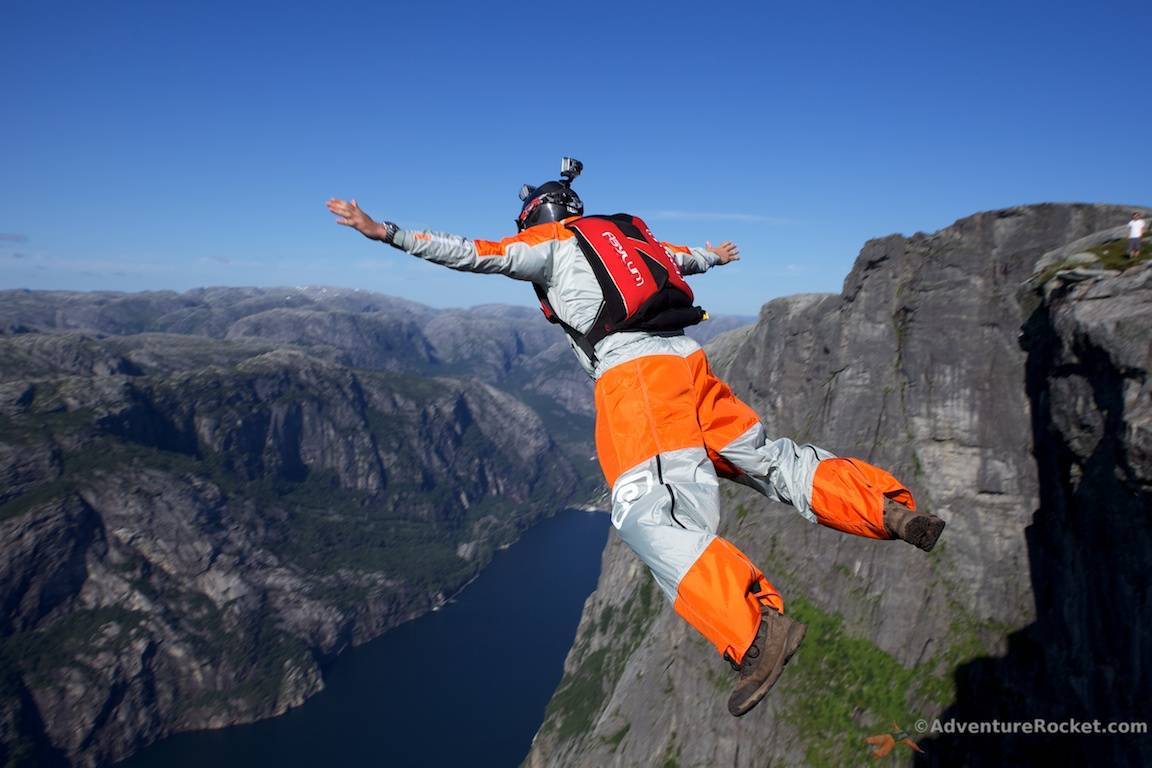 Рон Вэй бейсджампинг. Норвегия бейсджампинг. Вингсьют и Base jumping. Спорт джампинг.