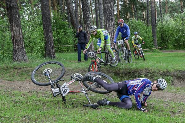 Посадка на велосипеде кросс Кантри